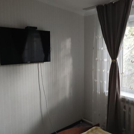Хостел На Барахолки Almaty Ngoại thất bức ảnh