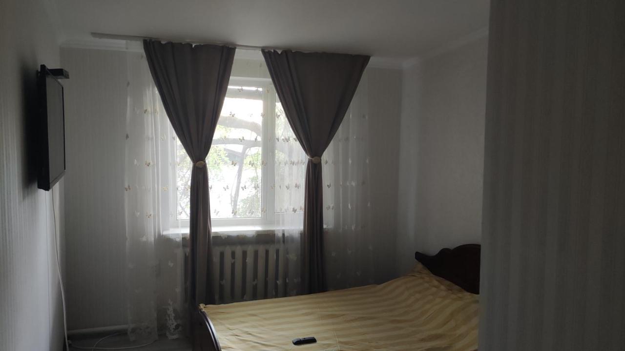 Хостел На Барахолки Almaty Ngoại thất bức ảnh