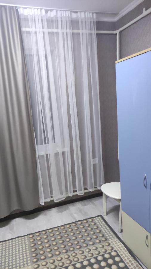 Хостел На Барахолки Almaty Ngoại thất bức ảnh