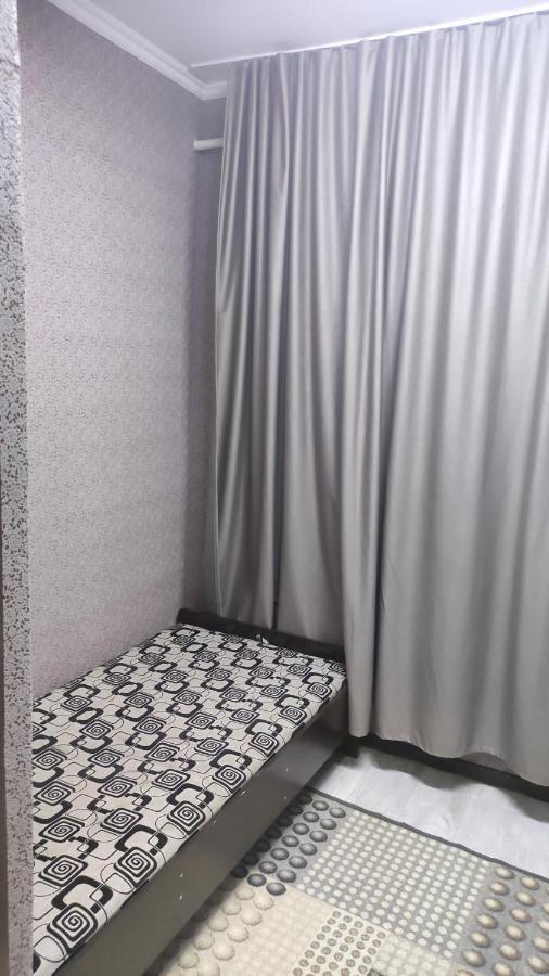 Хостел На Барахолки Almaty Ngoại thất bức ảnh